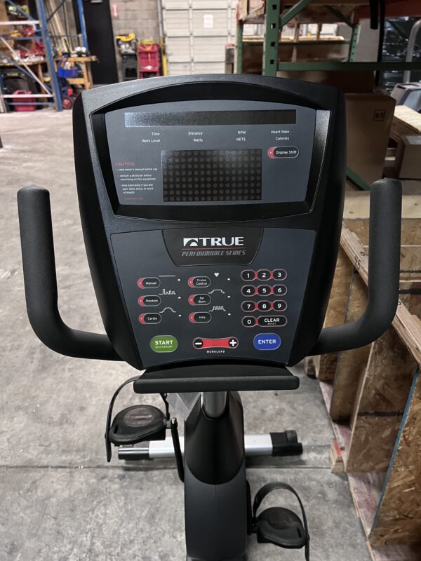 The True PS900 Recumbent Bike walk-through recumbent bike is built on a custom-designed, racetrack-inspired steel frame that is a perfect complement to any exercise facility