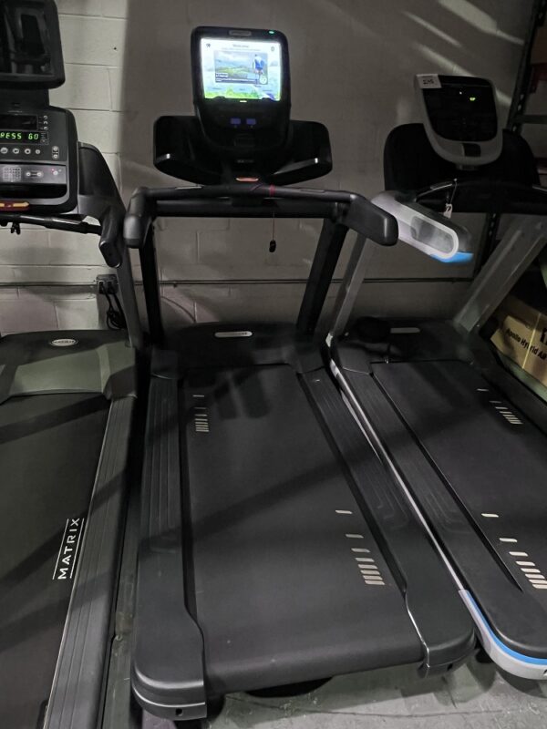 Precor TRM 781-P28 Touchscreen Console Treadmill