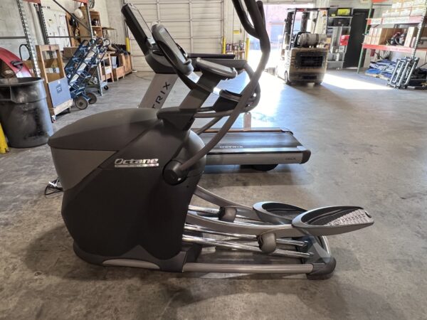 Octane Fitness Pro370 Elliptical