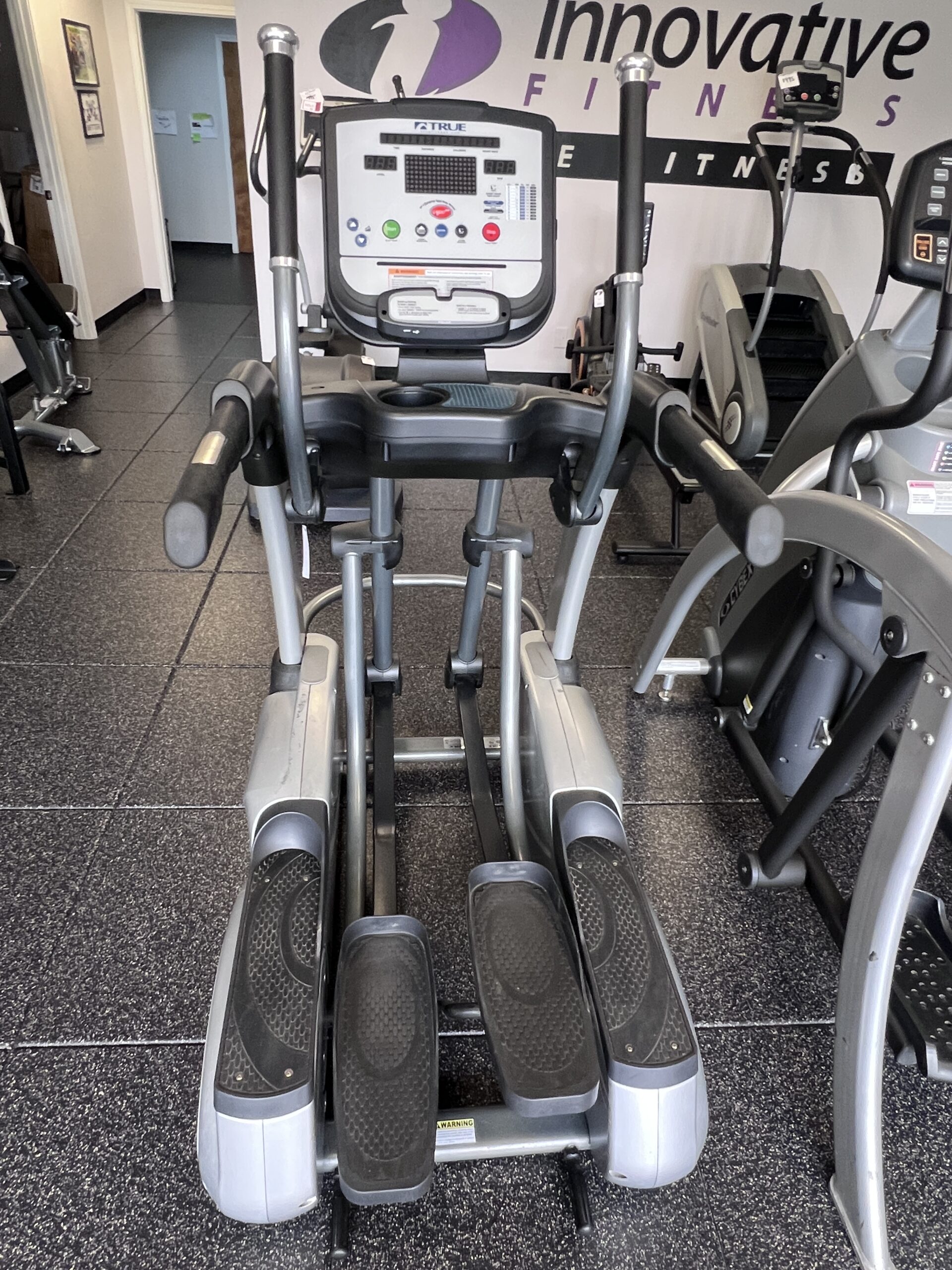 True CS400 Elliptical w/Emerge LED Console for sale Innovative fitness in Kennesaw, GA 770.218.9390