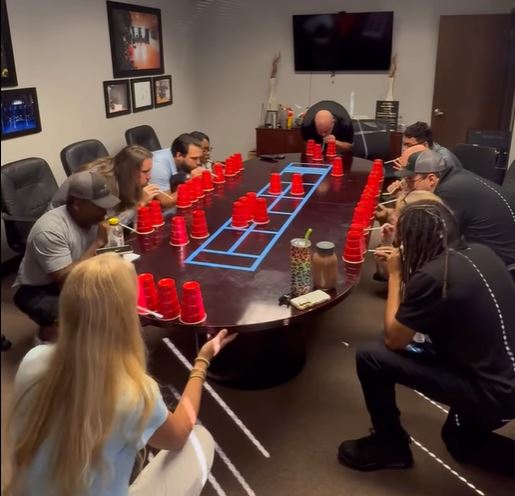 At Innovative Fitness, we don’t just build gyms—we build teams. Every Friday morning kicks off with our signature team breakfast (because nothing brings people together like coffee and carbs). But once the plates are cleared, the real fun begins: Team Building Game Time. Yes, we’re talking about the ultimate showdown of wit, strategy, strength, and sometimes… questionable trivia knowledge.