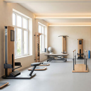 When designing NOHRD products, we aim to unite aesthetic design with functional innovation. We highly value simplicity, functionality, and the use of sustainable materials. Our products are designed to be functional without unnecessary complexity. An example of this is the incorporation of self-powered mechanisms to minimize energy consumption while providing an intuitive training experience.