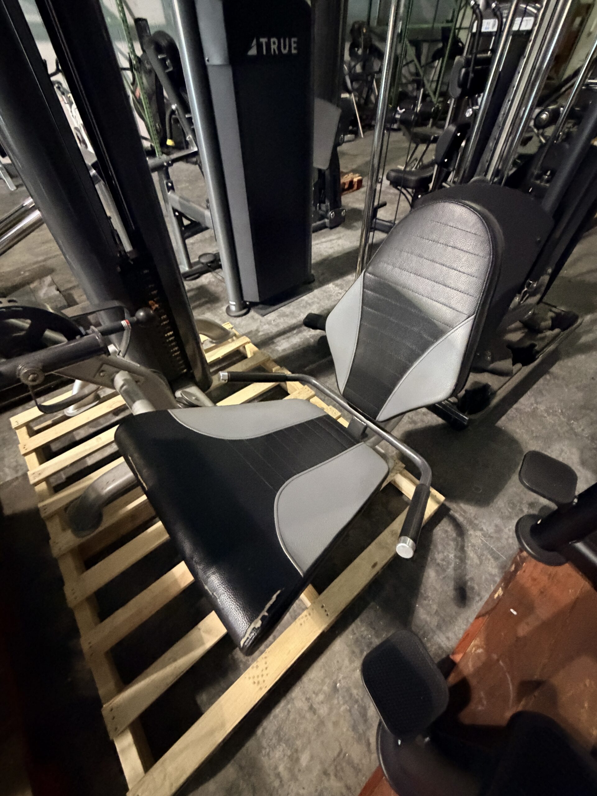 Apollo 7000 Series Leg Extension Seated Leg Curl Selectorized Weight Stack Machine
